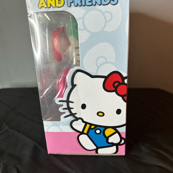 NIB Hello Kitty Styling Figure with Accessories - Picture 2 of 5